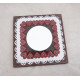 Miroir entouré d'un décor de coeurs