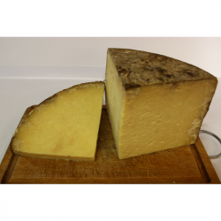 Cantal-Vieux  au lait cru AOP : environ 1kg