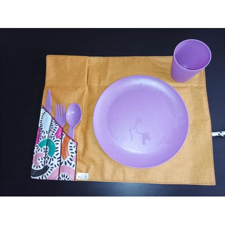 SET DE TABLE RANGE COUVERT NOMADE