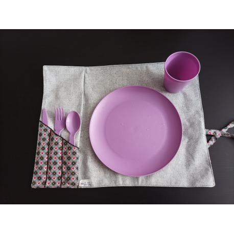 SET DE TABLE RANGE COUVERT NOMADE