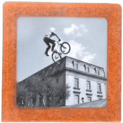 Petit magnet d'artiste photo Vélo acrobatique, pièce unique