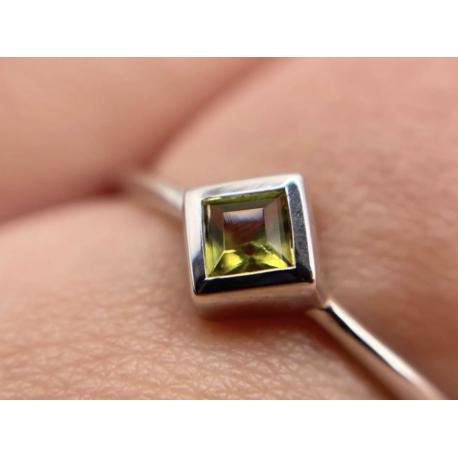 Bague Paradigme Péridot Auvergne